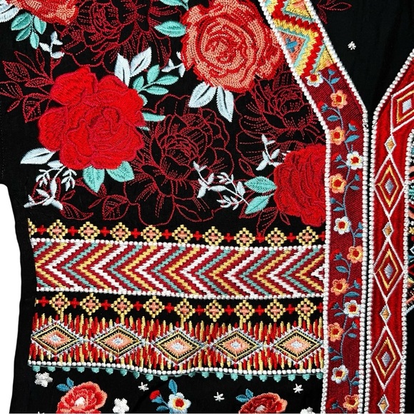 Savanna Jane Size S/M Embroidered Top - Picture 4 of 7